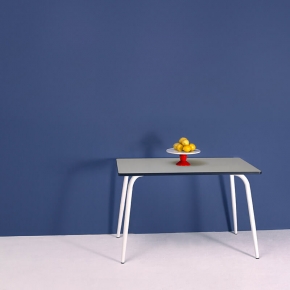 Table Retro Véra 120×70 – uni Gris Perle Pieds Blancs