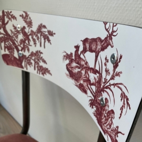 Chaise d’écolier Adulte Suzie bicolore imprimé toile de jouy & Velours Bois de Rose Pieds bruts