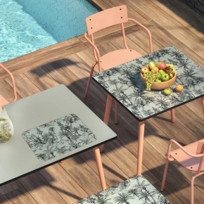 Table de Jardin Sun – Uni Kaki Pieds Terracota – 65×65