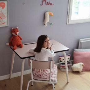 Chaise d'écolier Enfant Colette - Dossier & Assise uni Rose Poudré - Pieds blancs