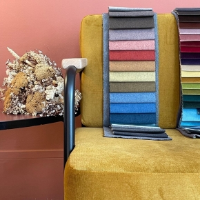 Fauteuil Barnabé - uni Velours Vert Colibri Pieds Noirs