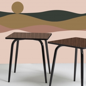 Table Retro Véra – imprimé Bois Foncé pieds Noirs – 70×70
