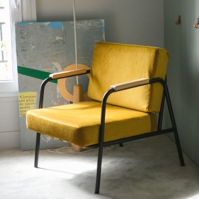 Fauteuil Barnabé - uni Dossier & Assise Velours Ocre Jaune Ambre - Pieds Noirs