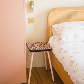 Tabouret Marcel 45 cm – imprimé Assise Graou - Pieds Rose Poudré